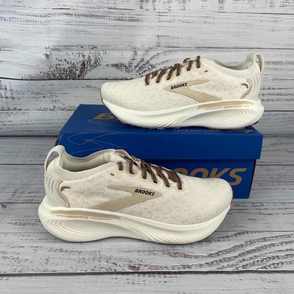 Brooks Adrenaline GTS 25 Womens Sz 7B Running Shoes Coconut Tofu Creme